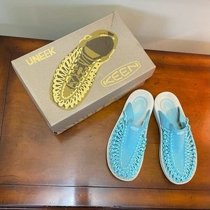 KEEN UNEEK SLIDE SHOES